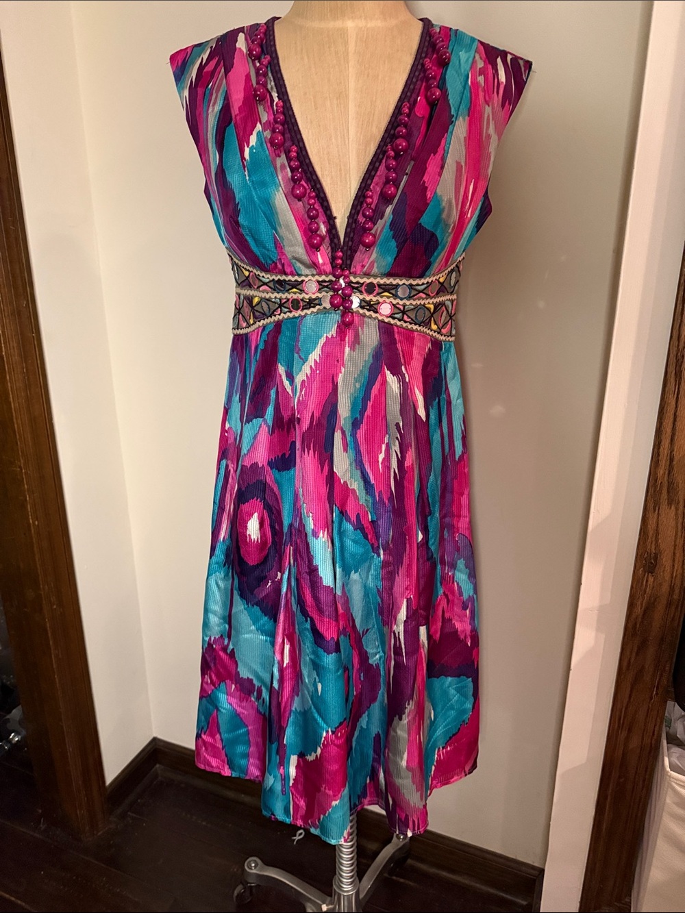 Vibrant Magenta & Teal Printed V-Neck Women’s Dress